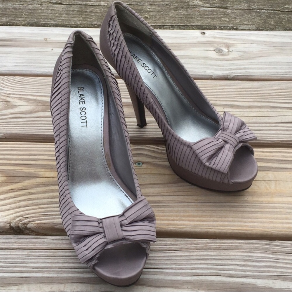 Blake Scott Gray open toe pump with bows heels size 8.5 - Picture 3 of 8